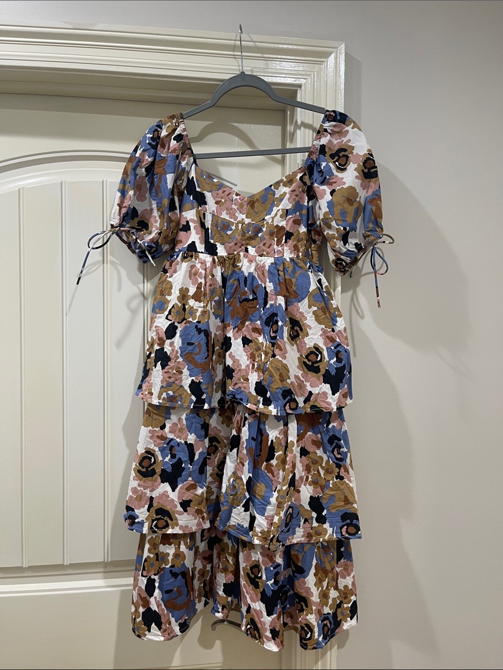 Tiered Floral Midi Dress with Puff Sleeves